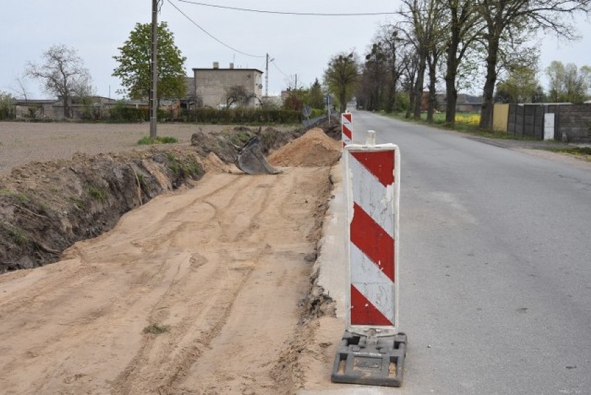 Września: Ścieżka rowerowa na trasie Gutowo Małe - Grzybowo - postęp prac [GALERIA, 25.04.2020]