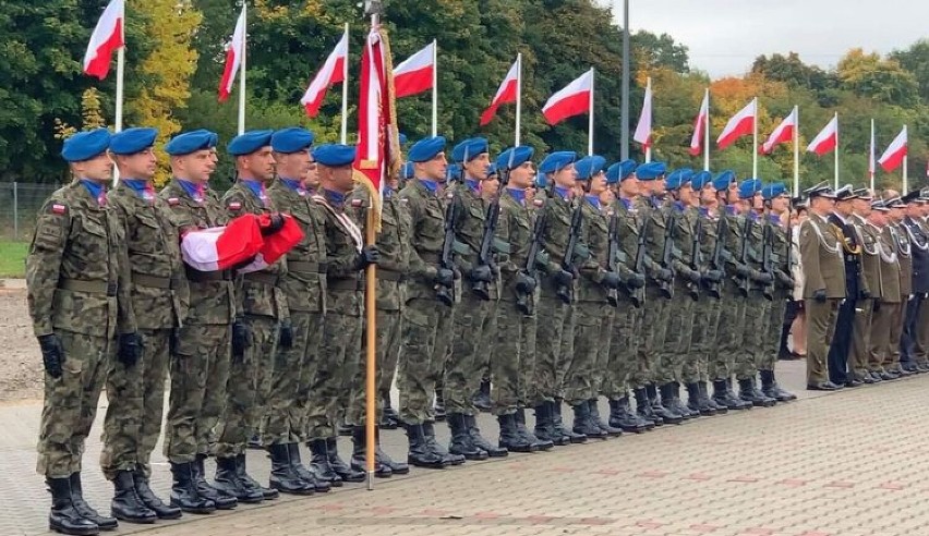 W uroczystym apelu z okazji 15. rocznicy utworzenia...