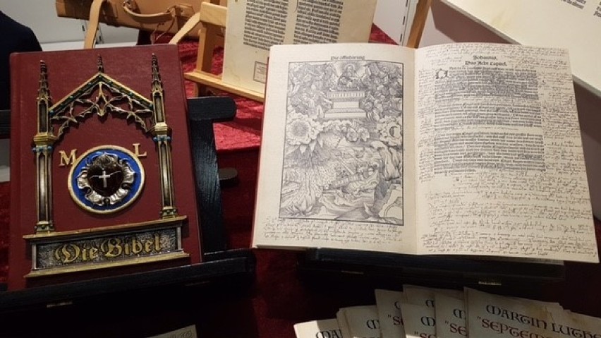 Niezwykła Biblia na Targach Książki w Krakowie
