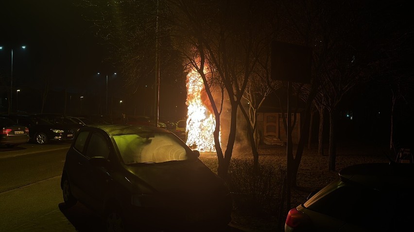 Pożar kontenera śmietnikowego przy ulicy Obrońców Westerplatte