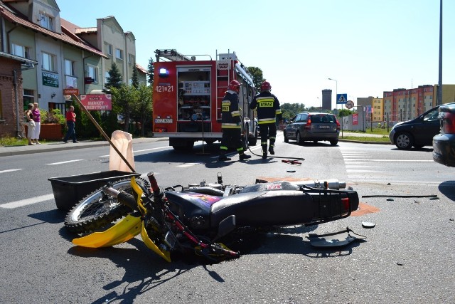 Wypadek, Człuchów, ul. Średnia, zderzenie z motocyklistą 3.08.2013