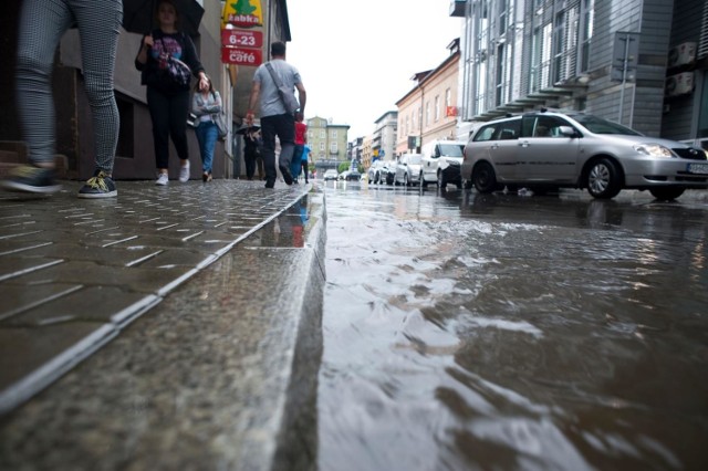 Małopolska. Uwaga na burze z gradem