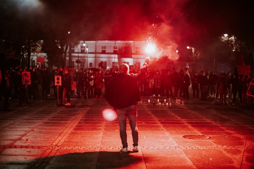 "To jest wojna!". Protesty nie słabną. Mieszkańcy Rogoźna ponownie wyszli na ulicę [CZĘŚĆ 1]