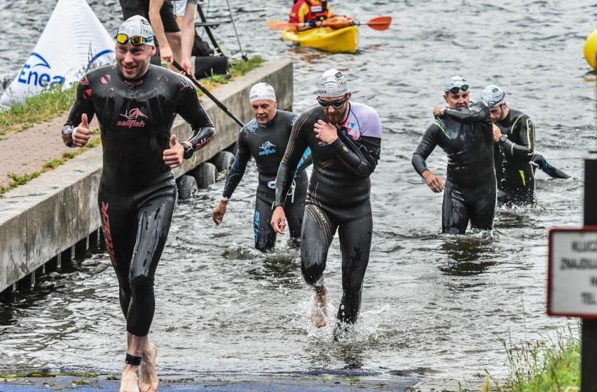 Enea Bydgoszcz Triathlon - dzień 1. Zawodnicy ruszyli na trasę: biegiem, na rowerach i w wodzie [zdjęcia]