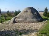 Głaz Bogudar - niezwykła legenda. Przykładając ucho do kamienia wciąż usłyszeć można głosy biesiadujących mężczyzn... HISTORIA, ZDJĘCIA