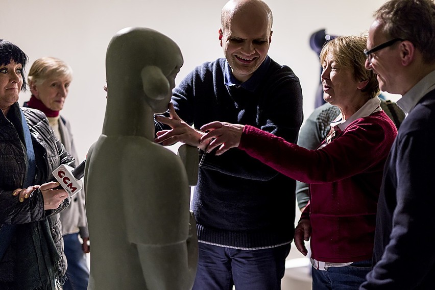 Niewidomi zobaczą lalki w Galerii Bielskiej BWA. Poprzez dotyk