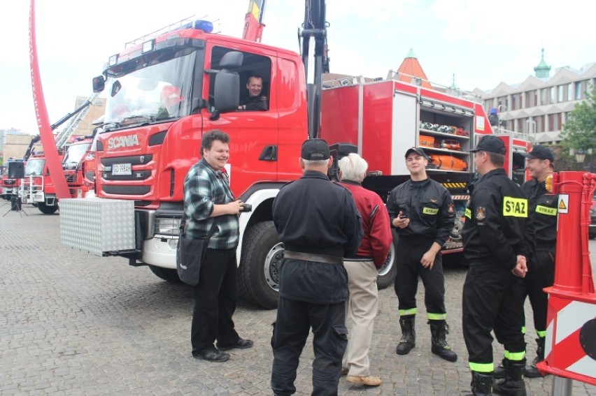Wystawa sprzętu strażackiego na Targu Węglowym