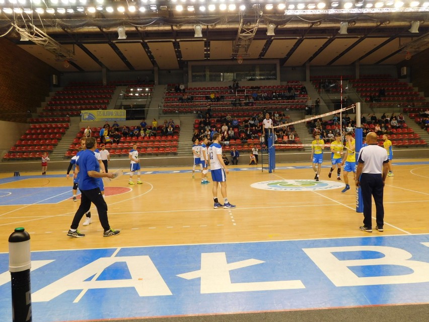 Siatkarze Aqua Zdroju Wałbrzych w pierwszym meczu play-out pokonali 3:1 Olimpię Sulęcin