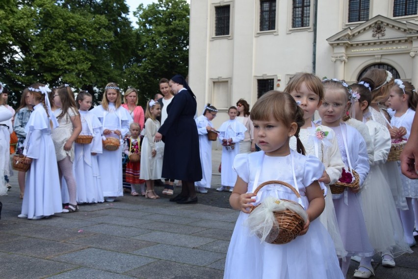 Gniezno: Procesja Bożego Ciała [FOTO]