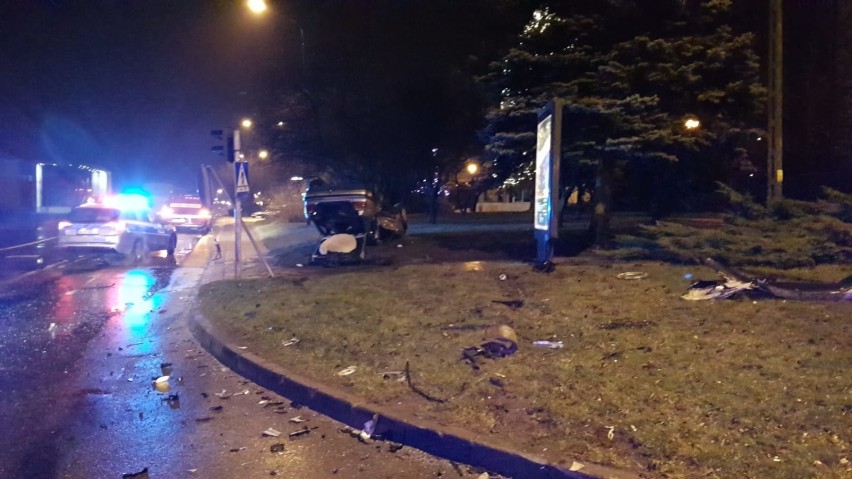 Wypadek na skrzyżowaniu ul. Piastowskiej i Tysiąclecia w Radomsku. Ranni
