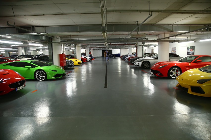 Supercar Club Poland. Odwiedziliśmy super parking w...