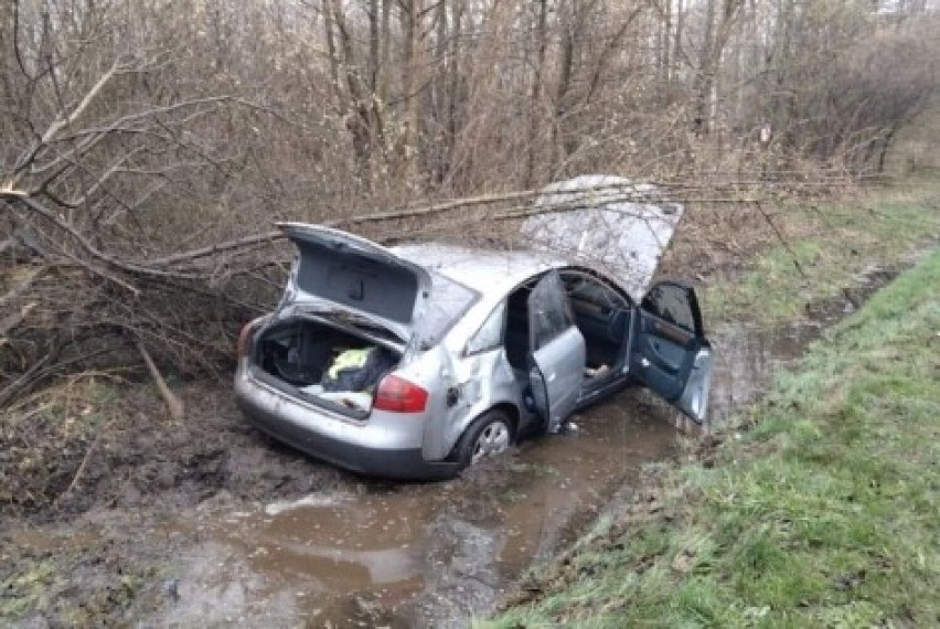 Pijany kierowca spowodował wypadek w Dybkowie. Do szpitala trafiło pięć osób! 