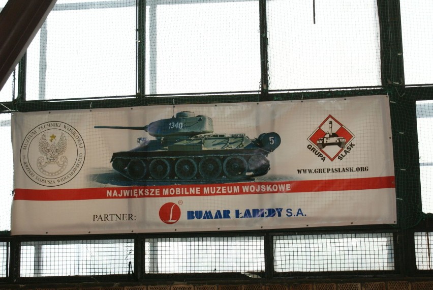 Baner muzeum techniki wojskowej.