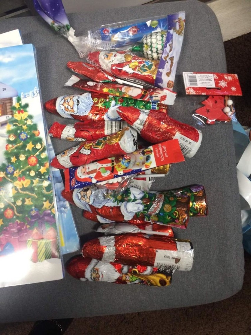 Paczki świąteczne trafiły do rodzin uczniów Szkoły Podstawowej nr 1 w Kartuzach ZDJĘCIA