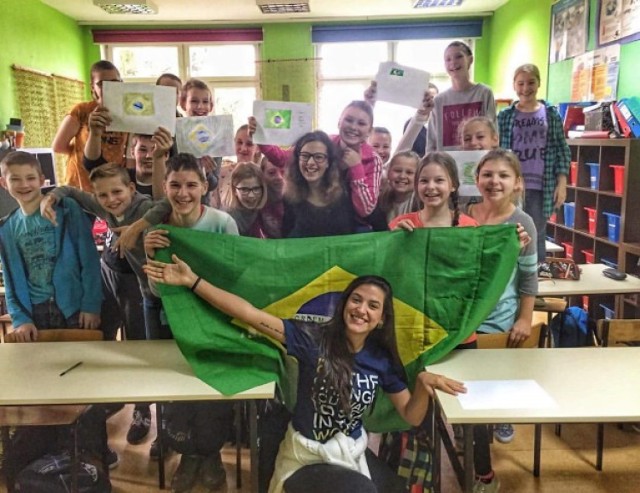 Drewnica. Mariam z Gruzji, Estela z Brazylii i Andrea z Meksyku odwiedziły szkołę w Drewnicy w ramach międzynarodowej wymiany.