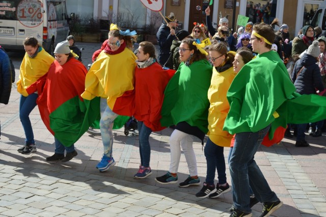 We wtorek, już po raz czwarty, Fundacja Dom Rodzinnej Rehabilitacji Dzieci z Porażeniem Mózgowym w Opolu, zorganizowała kolorowy korowód pod nazwą „Pomoc ma Moc” w ramach kampanii Radości Małe i Duże.