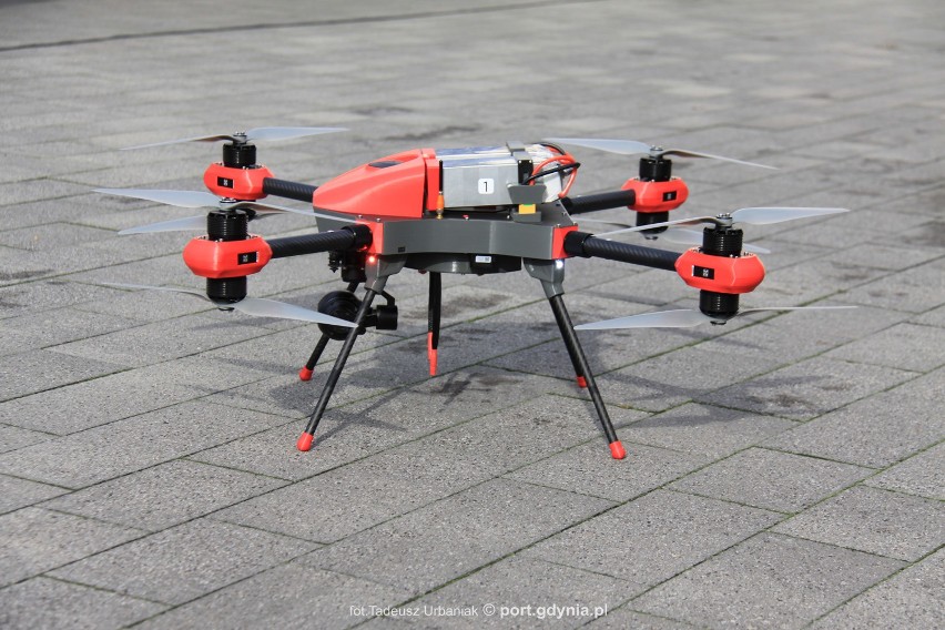 Port Gdynia zaczyna współpracę ze specjalistami od dronów i tworzy Lotniczy System Monitoringu