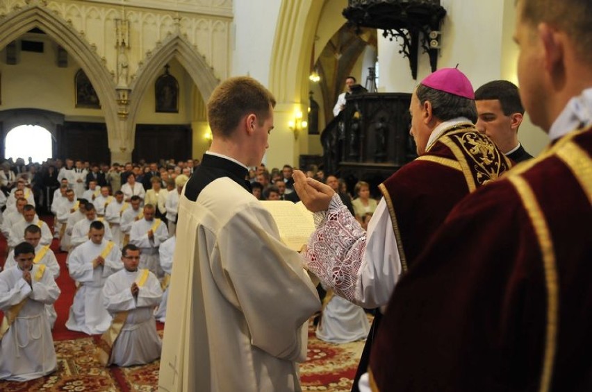 Święcenia kapłańskie w Tarnowie. Diecezja tarnowska ma 31 nowych kapłanów [ZDJĘCIA]
