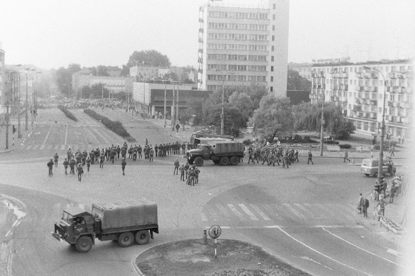 Tłumienie demonstracji 31 sierpnia 1982 roku trwało kilka...