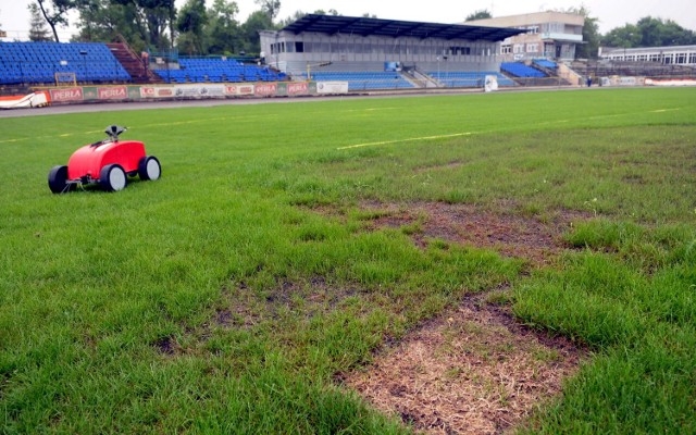 Piłkarze Motoru Lublin na nowej nawierzchni będą mogli zagrać dopiero we wrześniu