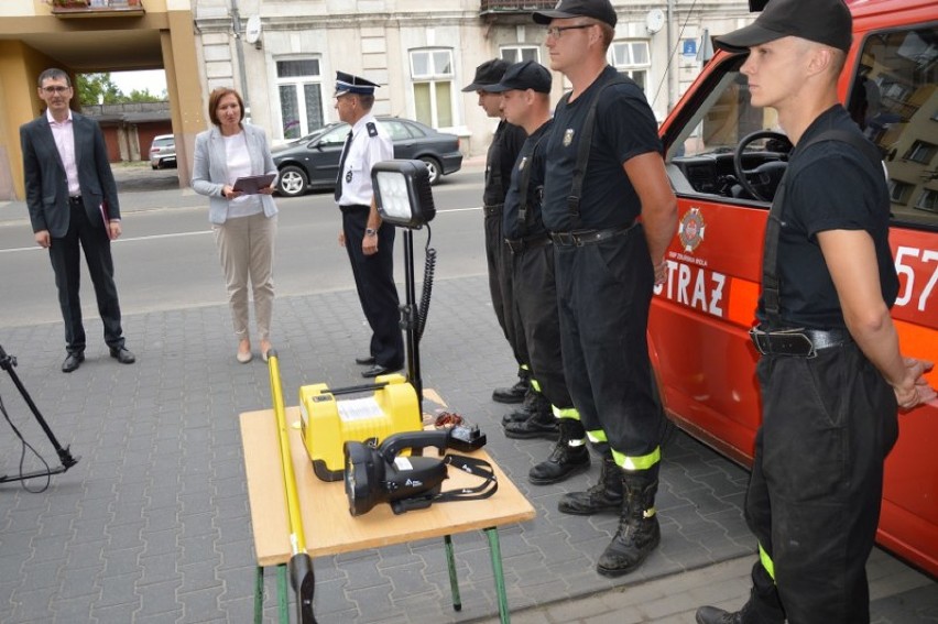 Nowy sprzęt dla Ochotniczej Straży Pożarnej w Zduńskiej Woli [zdjęcia]