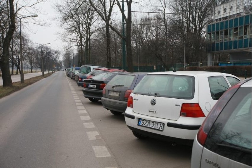 Kraków. Rozszerzenie strefy spowodowało parkingowy horror [ZDJĘCIA]