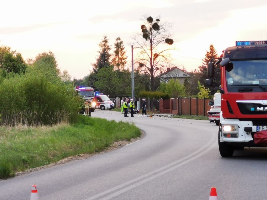 Chrzanów. Motocyklista potrącił dwoje rowerzystów na ul. Topolowej