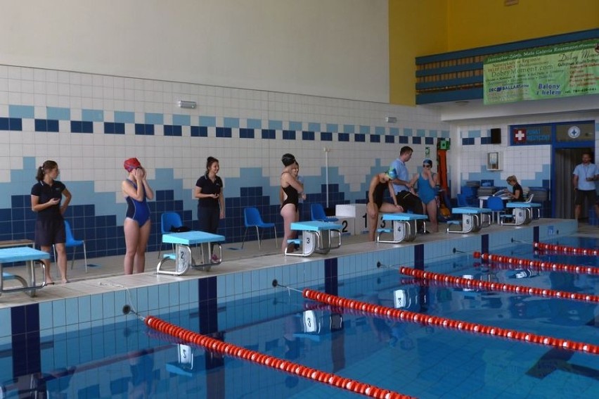 MOSiR w Jastrzębiu: odbyły się zawody pływackie na basenie...