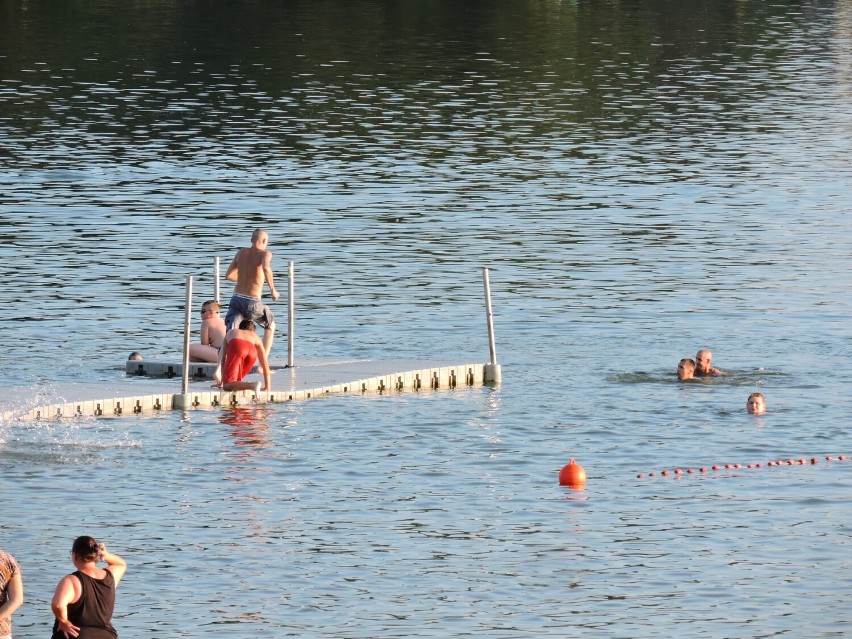 Nowa atrakcja wodna pojawiła się na Pławniowicach. Plażowicze ją pokochali! Zobaczcie ZDJĘCIA