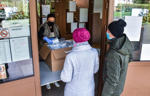 Akcja rozdawania maseczek mieszkańcom Bydgoszczy rozpoczęła się 8 kwietnia.