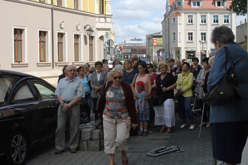 KROTOSZYN: Mieszkańcy miasta i powiatu żegnają swojego księdza Dariusza Kowalka [GALERIA + FILM CZ. II]