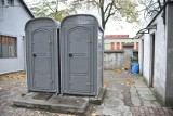Sanepid zamyka toalety na cmentarzach w Łodzi