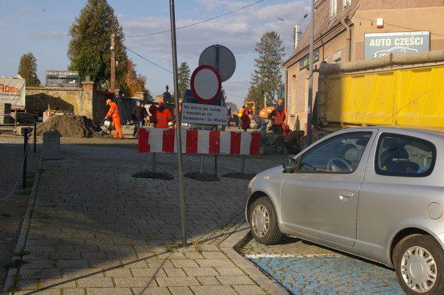 Ulica Karwacjanów po kilku miesiacach przerwy ma być przejezdna jeszcze przed 1 listopada