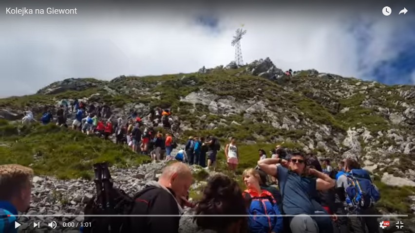 Kolejka na Giewont - czyli korek pod tatrzańskim szczytem [WIDEO]