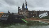 Dismaland, czyli przygnębiający park rozrywki Banksy'ego [ZDJĘCIA, WIDEO]