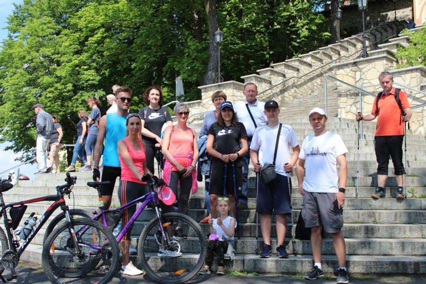 Pasjonaci nordic walking pielgrzymowali na Górę św. Anny