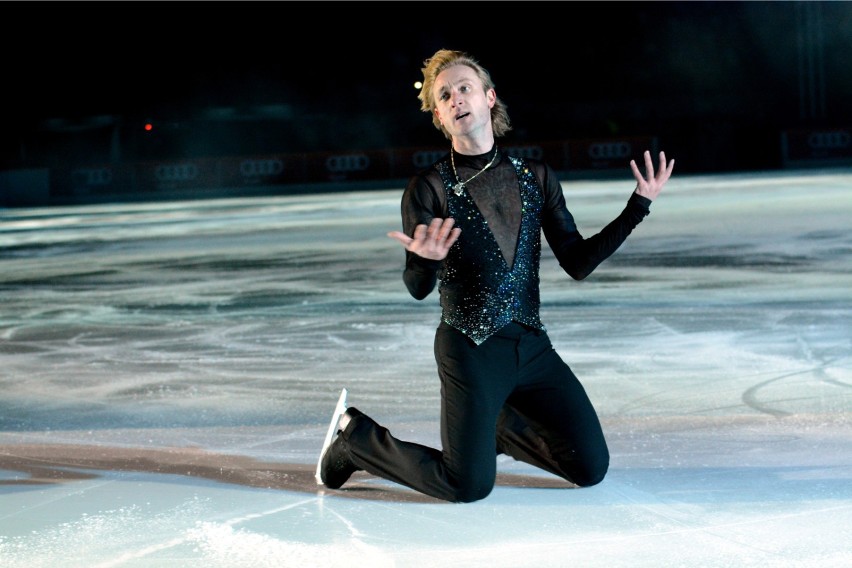 Kings on Ice. Popis łyżwiarskich umiejętności na Stadionie...