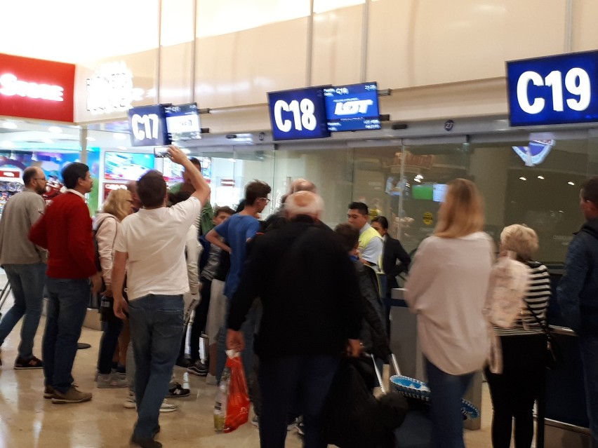 Blisko 300 turystów z Warszawy uwięzionych w Meksyku