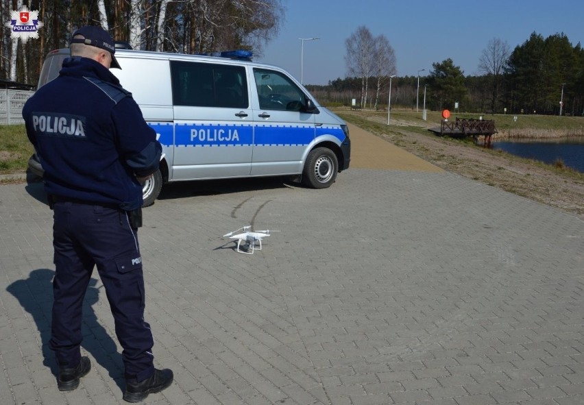 Policjanci sprawdzają, czy zostaliśmy w domach. Pomaga dron. Zobacz, co widział w Biłgoraju