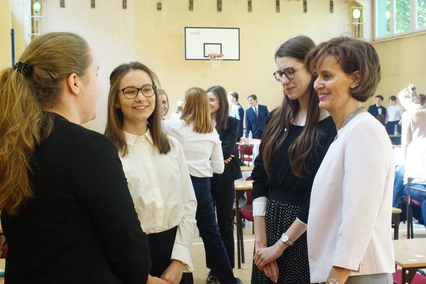 Matury 2018 już trwają. Tradycyjnie pierwszym przedmiotem, z...