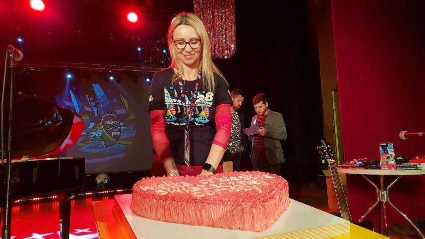WOŚP 2020 Strzelce Opolskie. Rekordowa licytacja: 5200 zł za tort w kształcie serca
