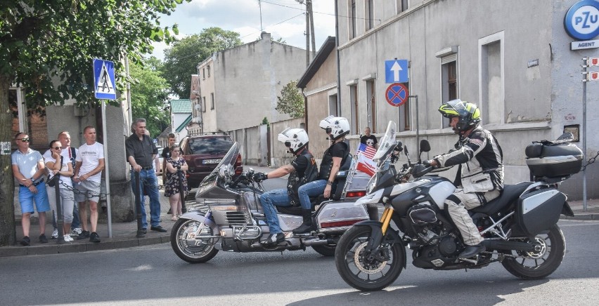 Obrzycko. Piękne motocykle i kultowe bryki na pikniku strażackim dla Kacpra