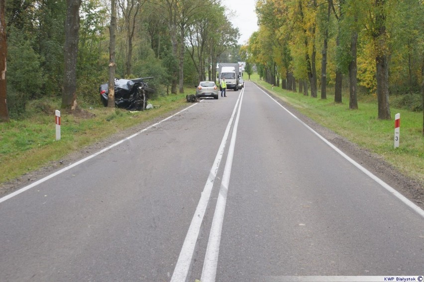 Wypadek w Knorydach. Kierowca zginął na miejscu [zdjęcia]