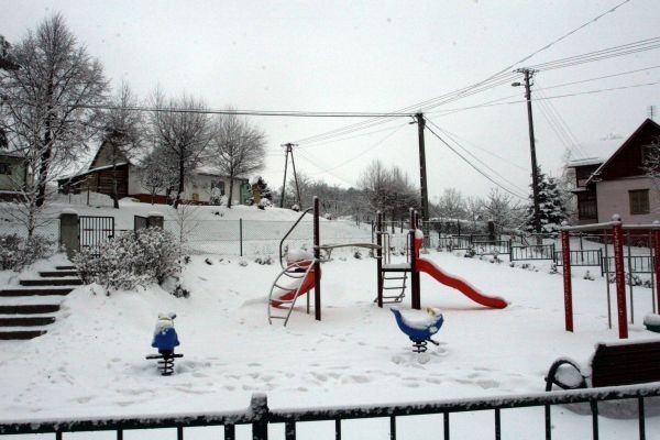 Gródek nad Dunajcem: 6 tysięcy złotych na głowę &quot;zakopali&quot; w halach i jeziorze [ZDJĘCIA]