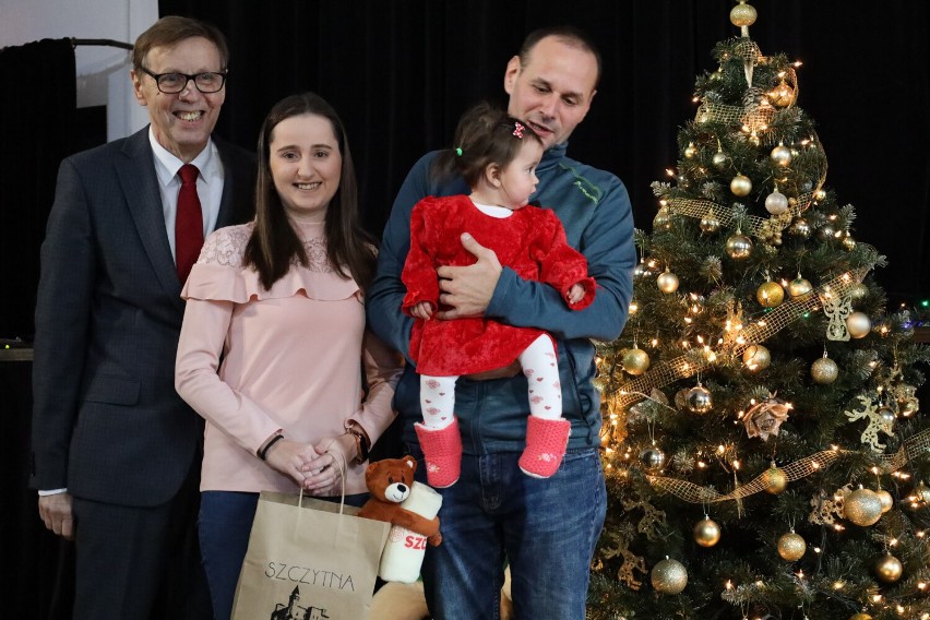 Mikołaj przywitał najmłodszych mieszkańców gminy Szczytna. Do ich grona dołączyło 46 maluchów 