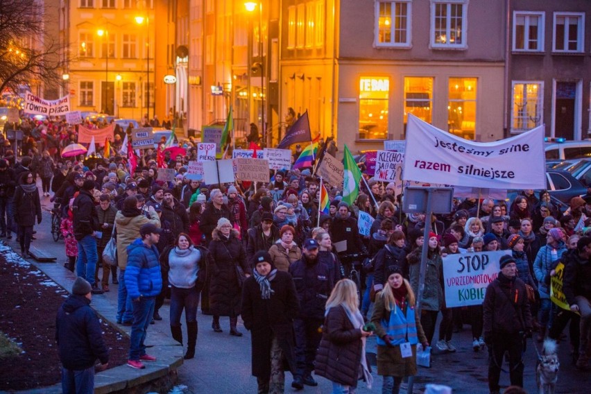 Manifestacja kobiet 8.08.2018 przeszła ulicami Gdańska