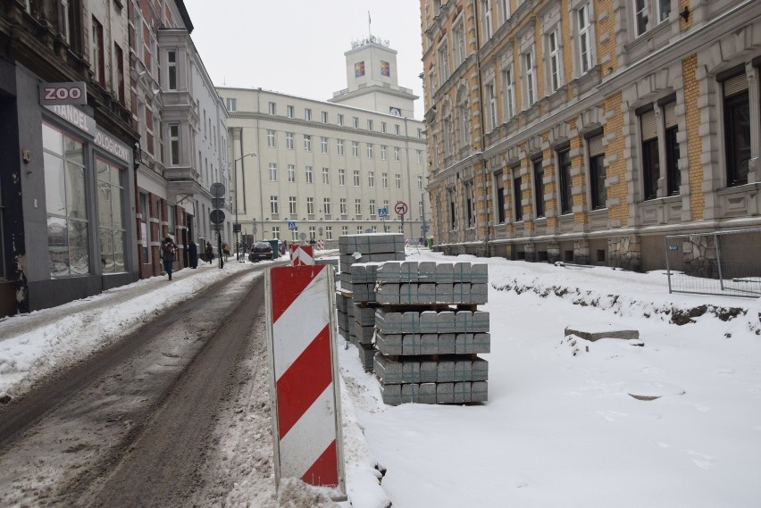 W Chorzowie trwa przebudowa ulicy Powstańców. Kierowcy muszą...