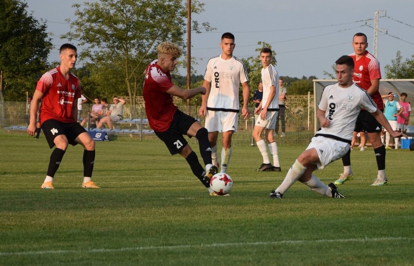 Bramki: 1:0 Ziaja - 7., 1:1 Grek - 38., 2:1 Stępień - 39.,...