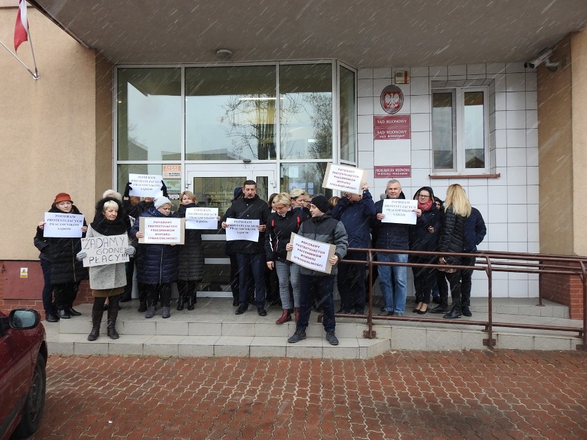 Protest pracowników Sądu Rejonowego w Bielsku Podlaskim