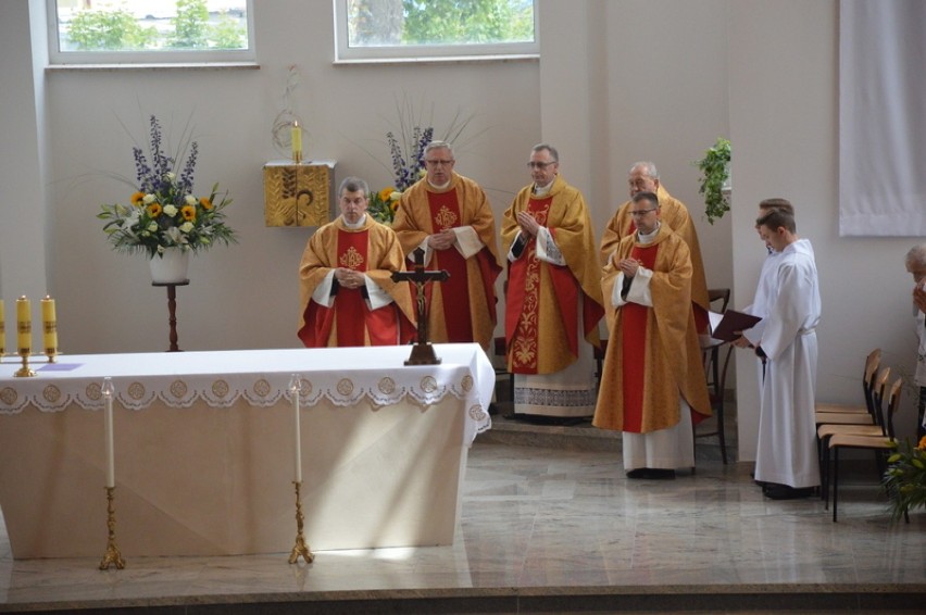 Jubileusz 25-lecia kapłaństwa ks. Piotra BGruby, proboszcza parafii sw. Szymona i Judy Tadeusza w Chwaszczynie